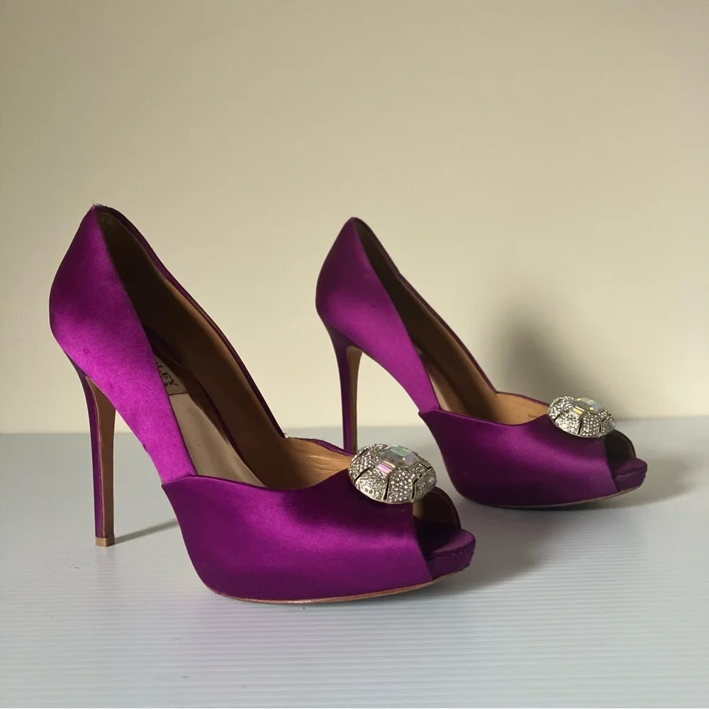 Badgley Mischka Purple Satin Jewel Embellished Peep Toe Platform Heels size 8.5 - Picture 1 of 8